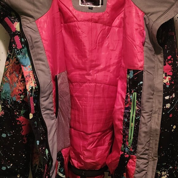 ❄️ Stay warm and stylish on the slopes! - Picture 3 of 3